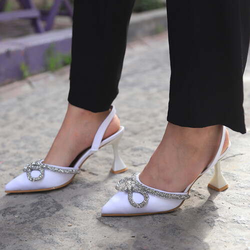 Kadın Beyaz Saten Fiyonk Taşlı Topuklu Ayakkabı - Thumbnail