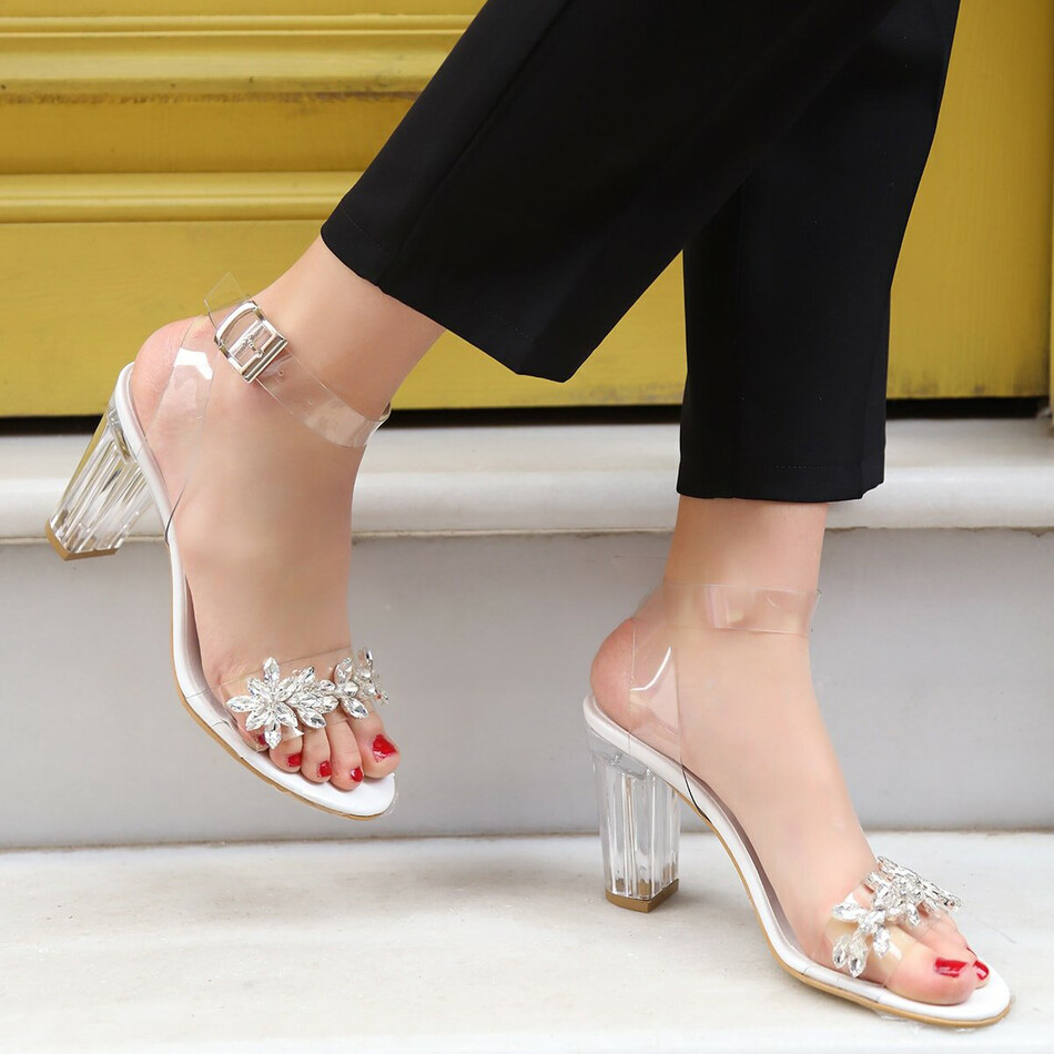 Kadın Beyaz Şeffaf Taşlı Topuklu Ayakkabı 