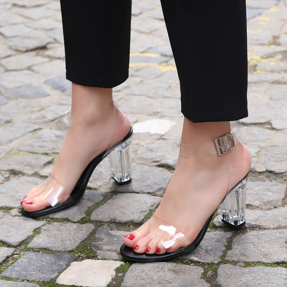 Kadın Siyah Şeffaf Topuklu Ayakkabı