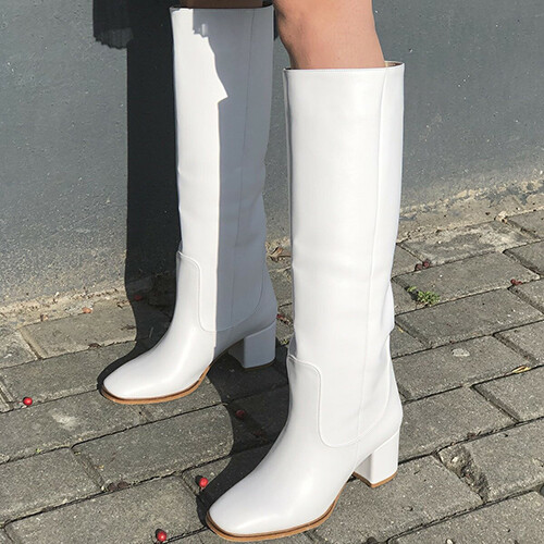 Trendbu Ayakkabı - Kadın Beyaz Küt Burun Çizme