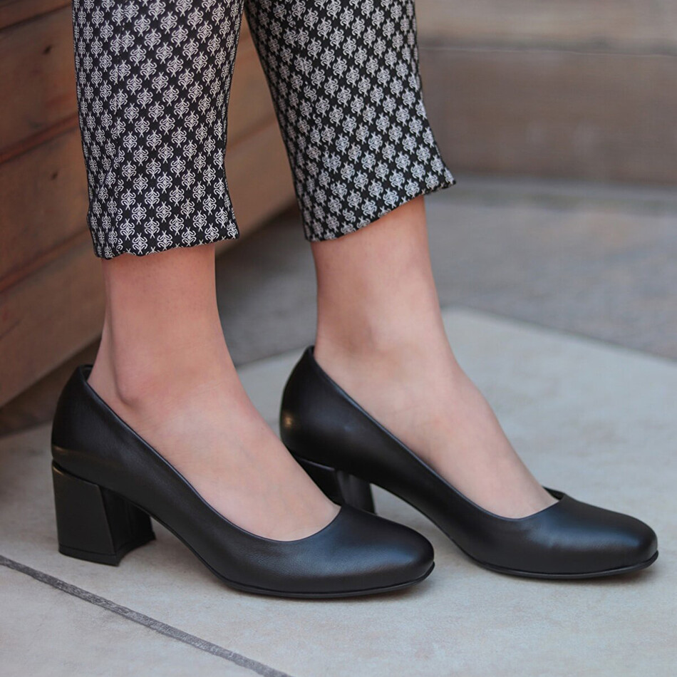 Kadın Siyah Topuklu Ayakkabı 